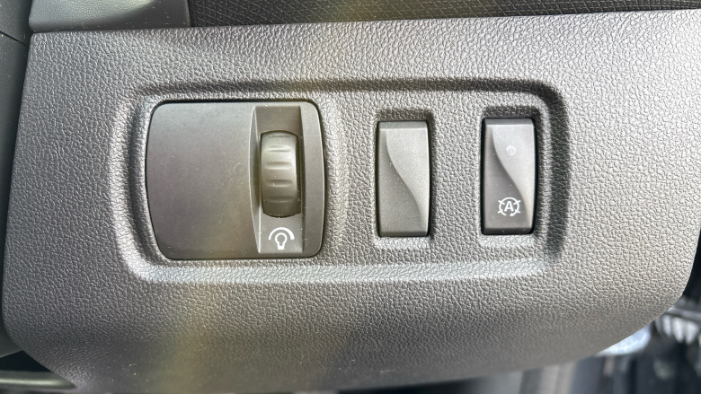 Renault Clio 0.9 TCE 90 Signature Nav 5dr Petrol Hatchback